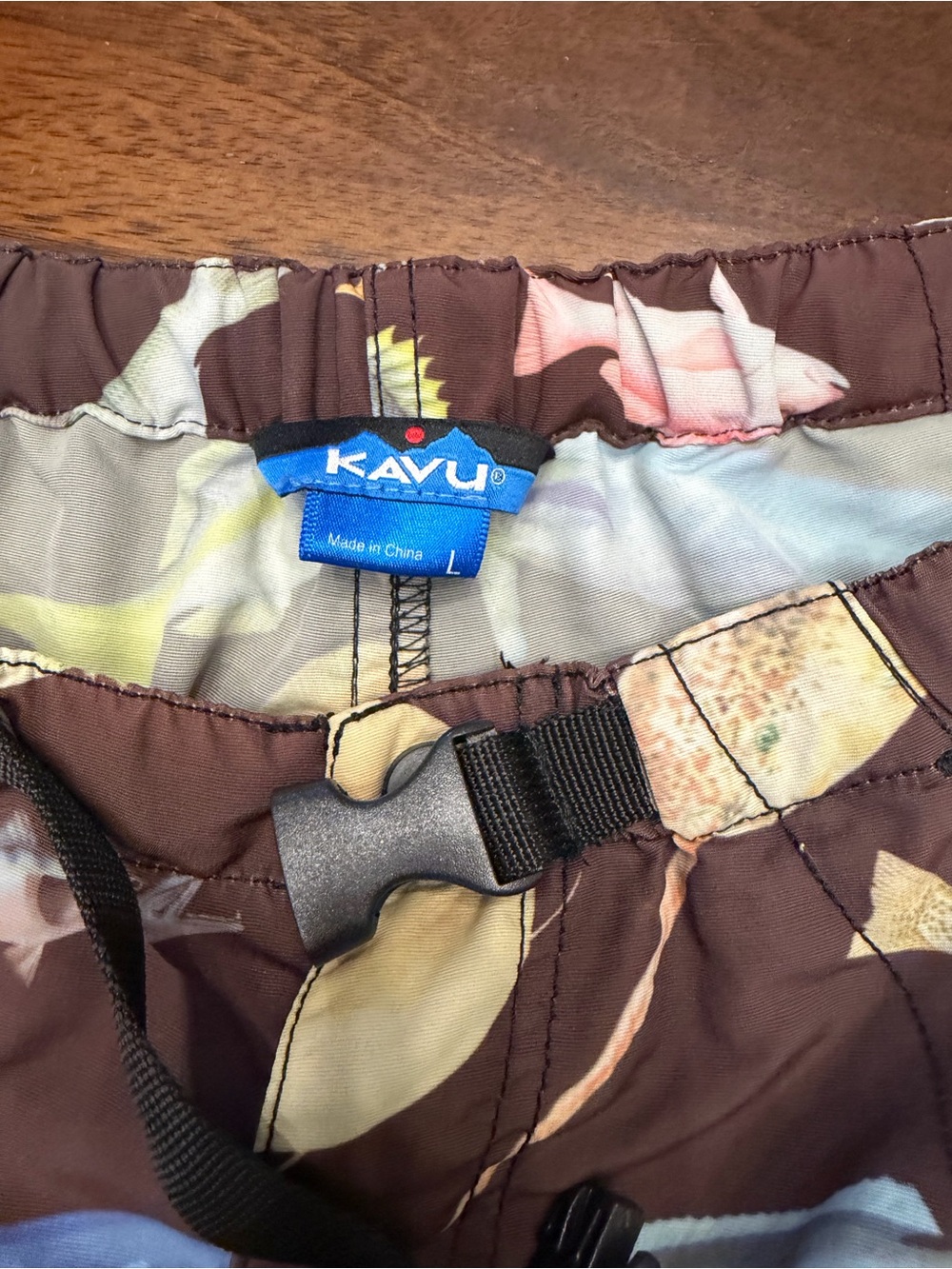 KAVU Men’s L Fish Print Outdoor Board Shorts Brown Sharks Trout Fishing Nylon - Picture 3 of 4